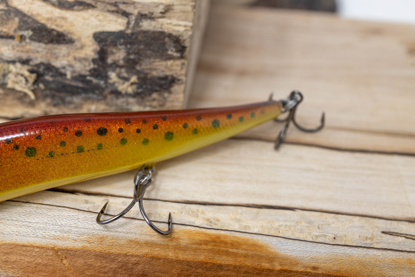 ONE10 JERKBAIT (HOLOGRAPHIC CHEETO)