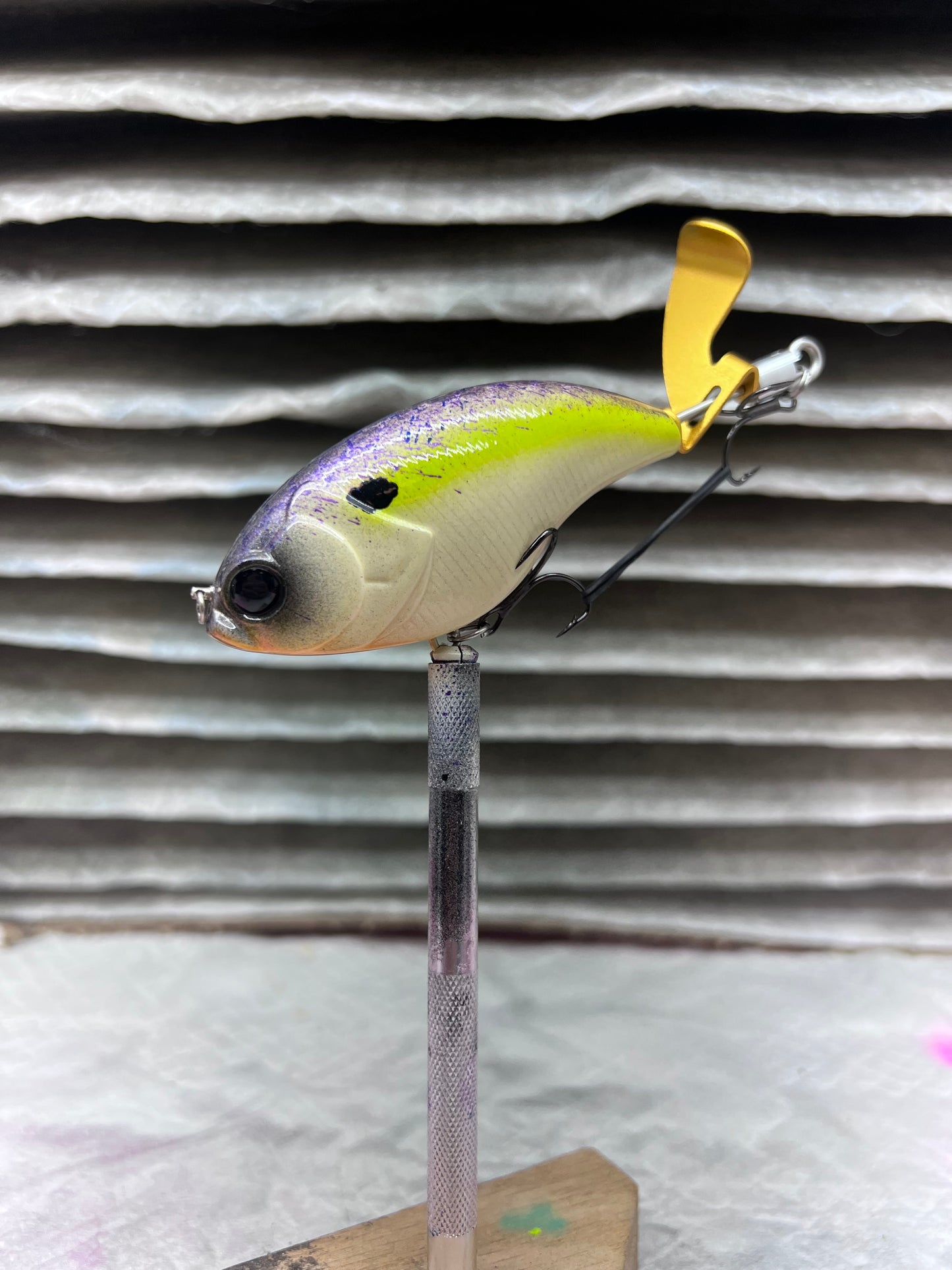Buzz Plopper ( BONE SHAD )