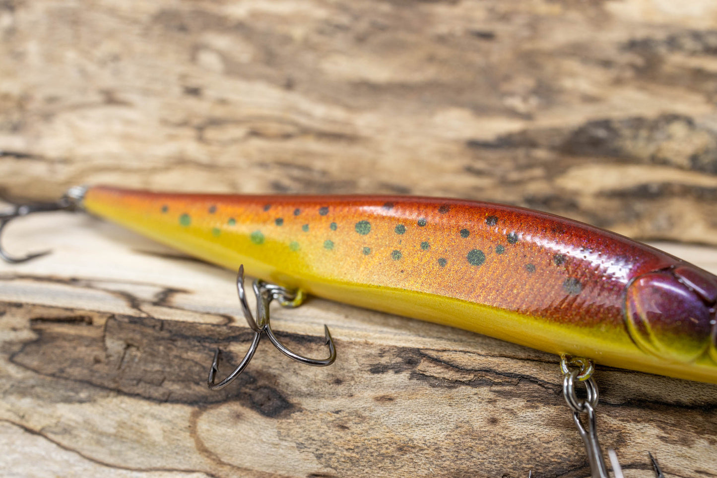 ONE10 JERKBAIT (HOLOGRAPHIC CHEETO)